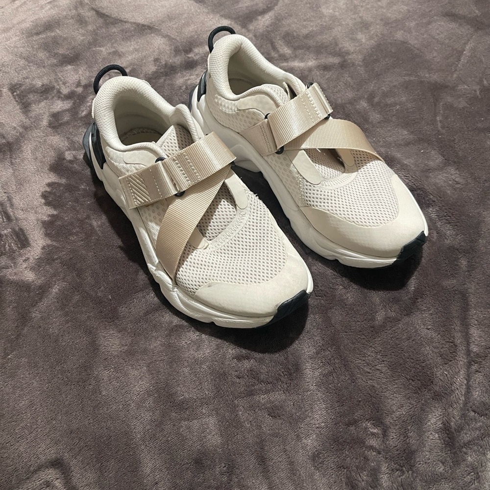 Sorel Cream and Tan Athletic Shoes